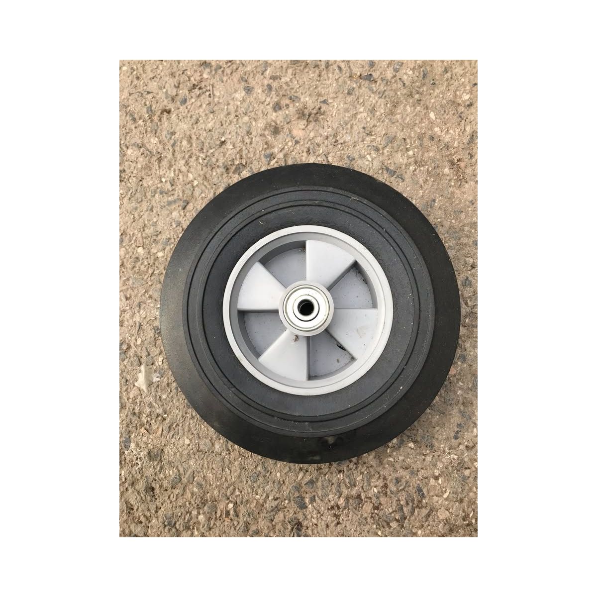 ROUE DE DIABLE (ou autres) PLEINE - Diam 25cm - largeur roue 5cm - Entraxe 14mm